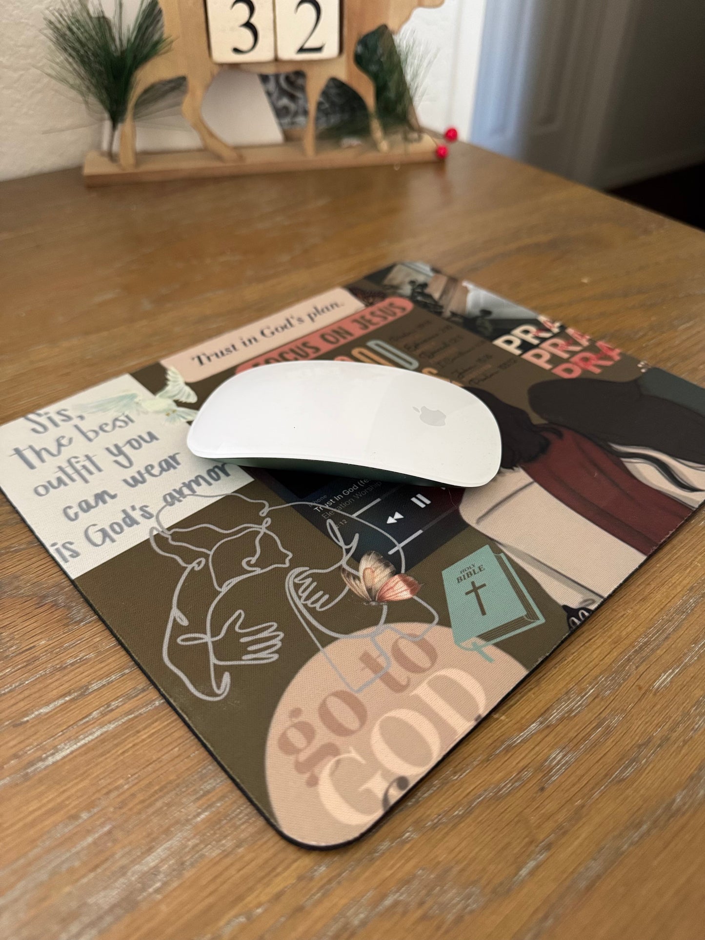 Trust God-Mouse Pad